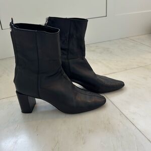 Zara boots size 41 black leather
